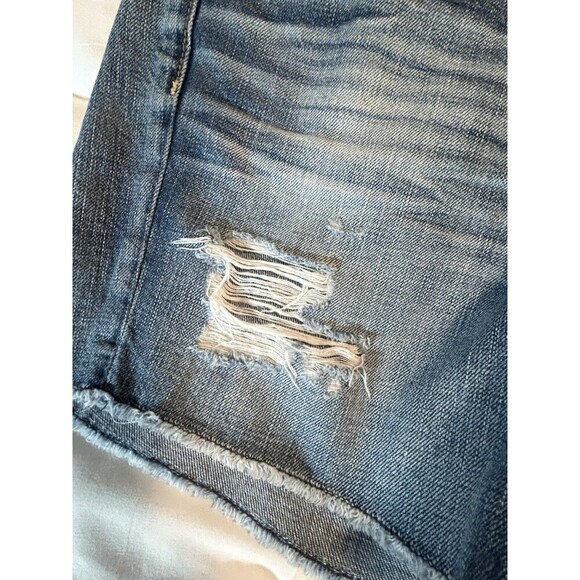 AMERICAN EAGLE Women’s Live Your Life Distressed Blue Jean Shorts Raw Hem Size 6 - Picture 2 of 9
